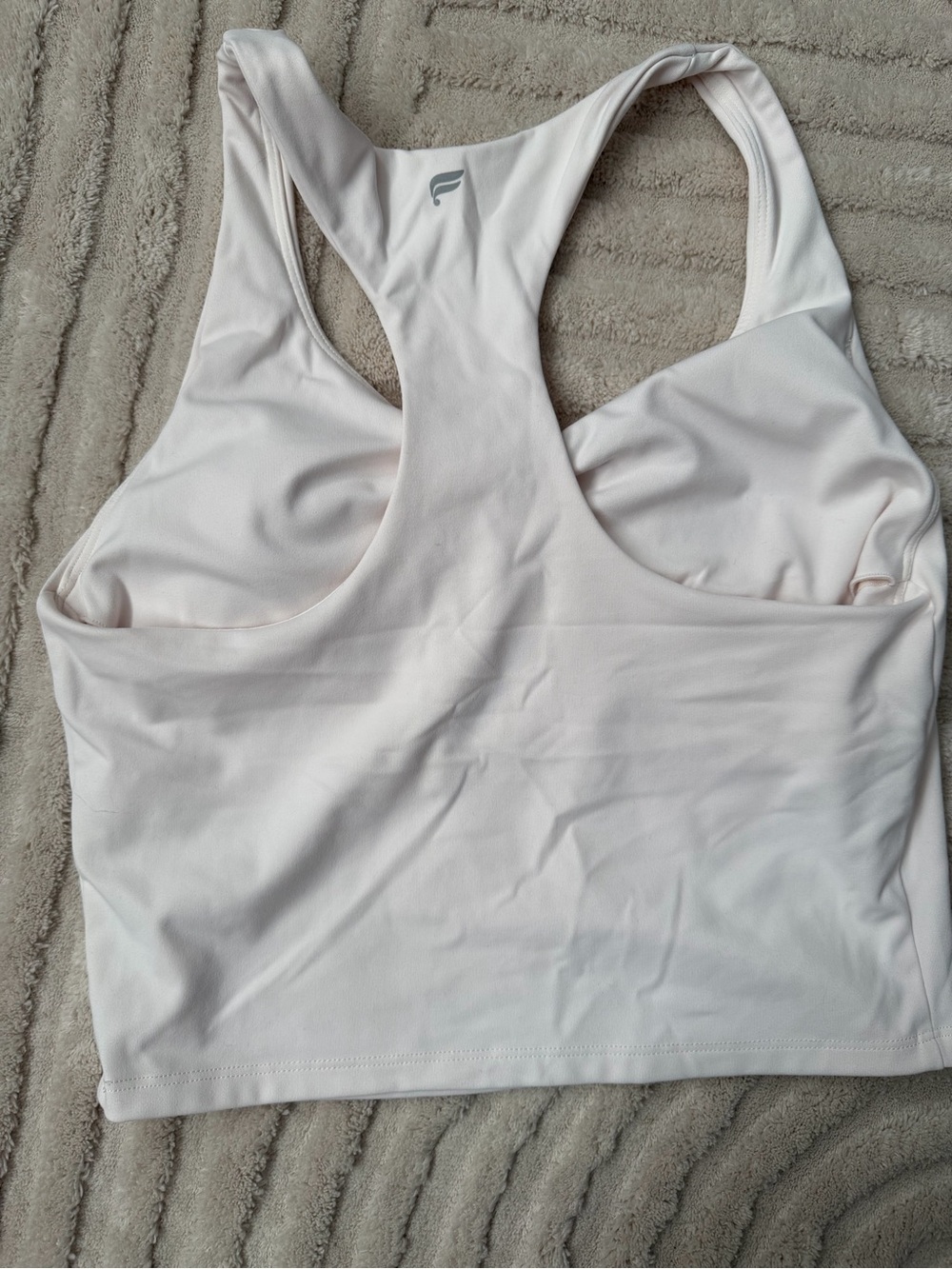 Fabletics Anywhere Cropped Built-In Bra Tank Bone Khloe Kardashian - Picture 4 of 6
